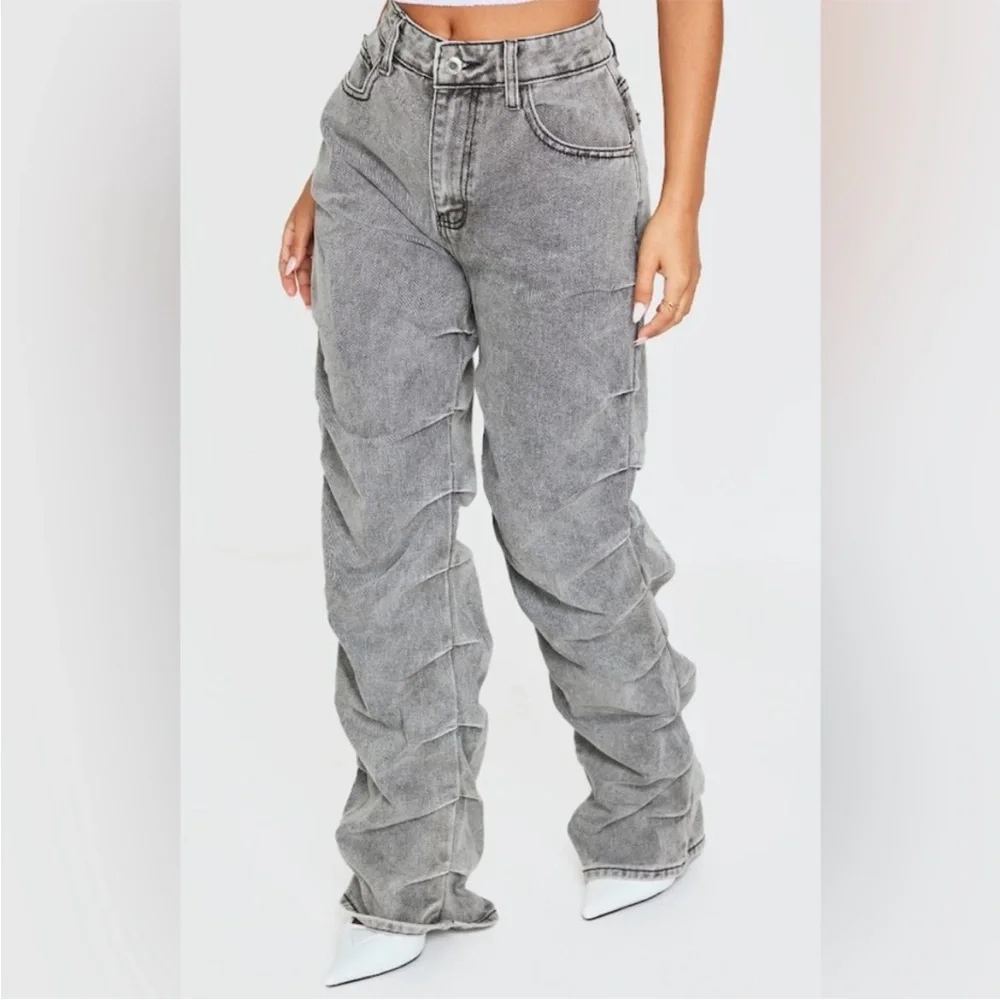 PrettyLittleThing Gray‎ Washed Straight Leg Jeans